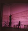 Friedensreich Hundertwasser (Gastprofessor 1959) während der Performance Die Linie von Hamburg oder auch Unendliche Linie, 1959, in Raum 213; Foto: Hundertwasser-Archiv, Wien