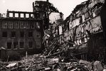 The war damaged main building; photo: Archiv der HFBK / Schrader