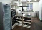Die Kochwerkstatt in der Finkenau 42 umfasst eine voll ausgestattete Küche für ca. 20 Personen; Foto: Imke Sommer