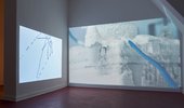 Nina Kuttler,"Filled with light and wrapped in cellophane", 2019, HD Video, 2-Kanal-Installlation, 4 min, Hörstück 4:50 min, Installationsansicht; Foto: Tim Albrecht